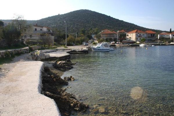 Apartments Ivan Orlic Vinišće المظهر الخارجي الصورة